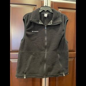 Columbia black vest (M)